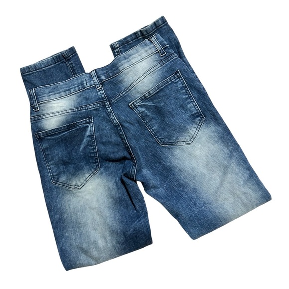 Denim Trends Relaxed Blue Jeans with Vintage Distressing - Picture 3 of 8